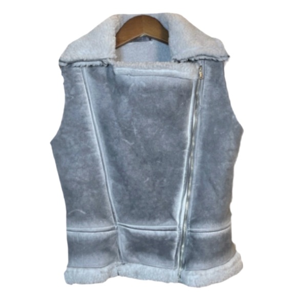Grey Faux Shearling Sherpa Fleece Vest Asymmetrical Zipper Size Small by Nicole - Picture 3 of 16